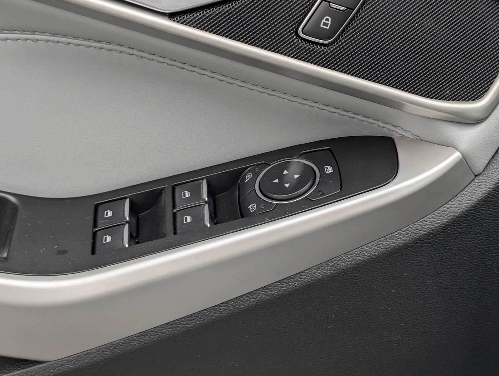 Thumbnail: 2023 Ford Explorer - 22