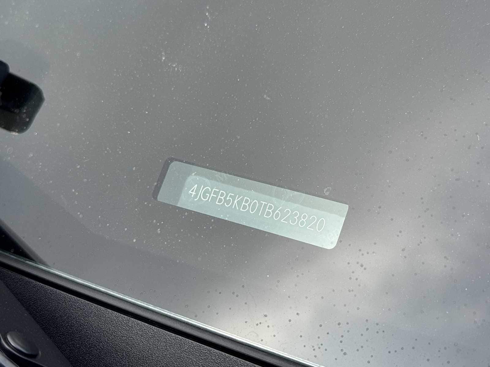 Thumbnail: 2026 Mercedes-Benz GLE - 26