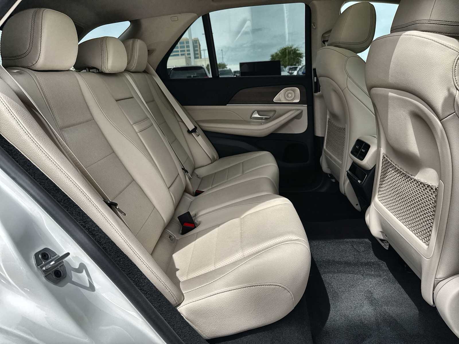 Thumbnail: 2026 Mercedes-Benz GLE - 19