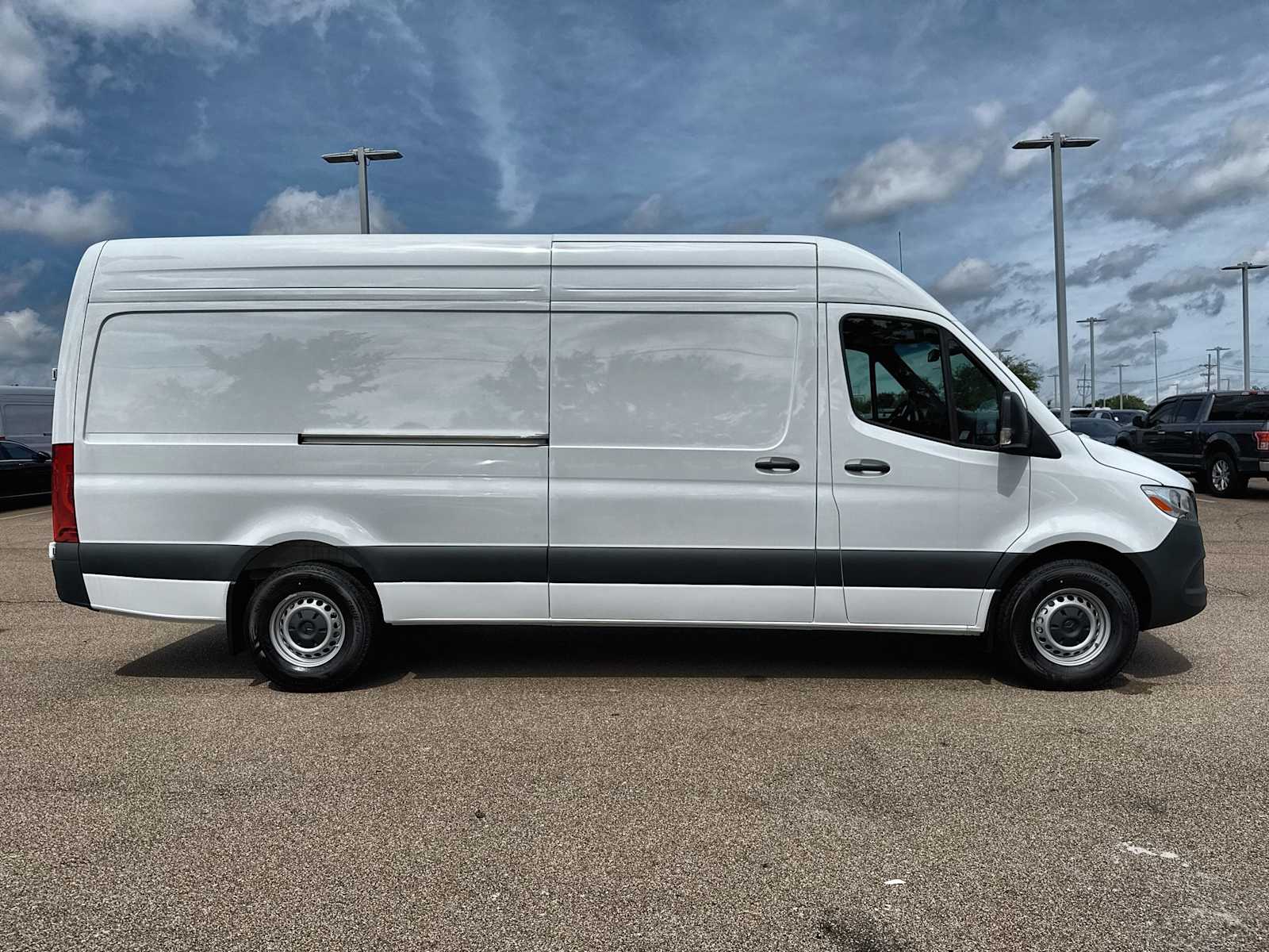 Thumbnail: 2026 Mercedes-Benz Sprinter - 9