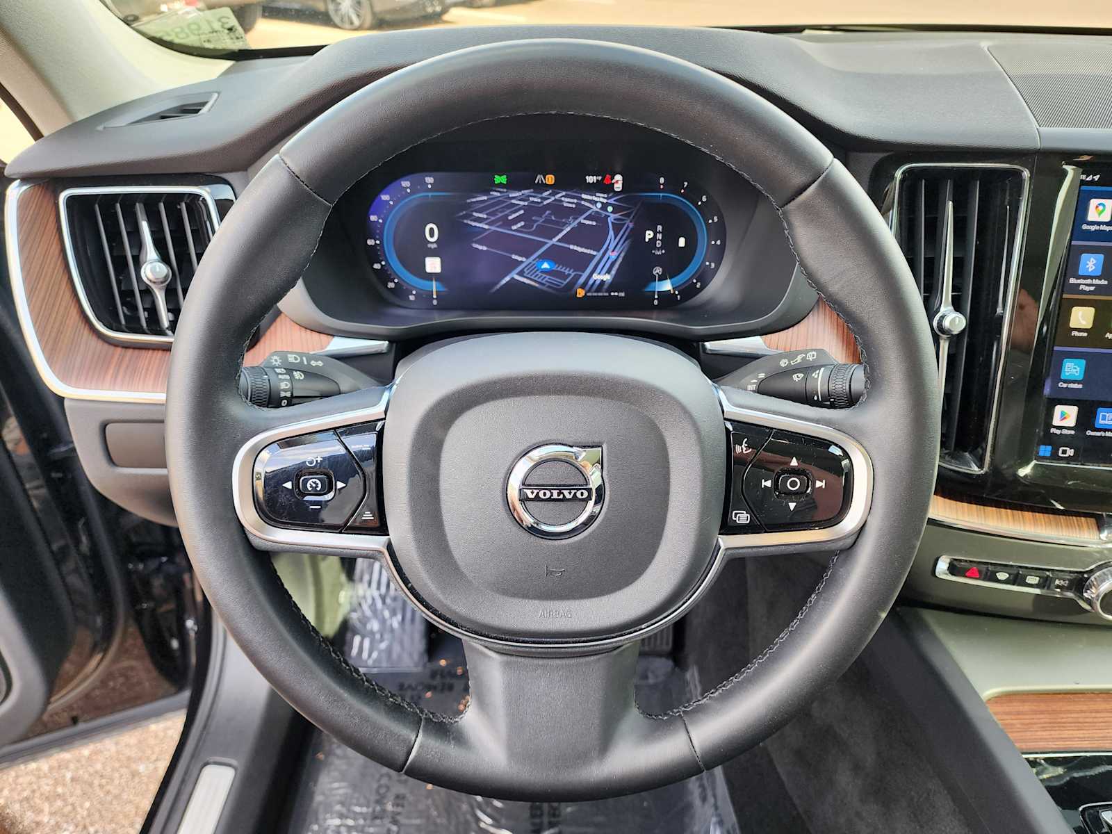 2023 Volvo XC60 B5 Plus 17