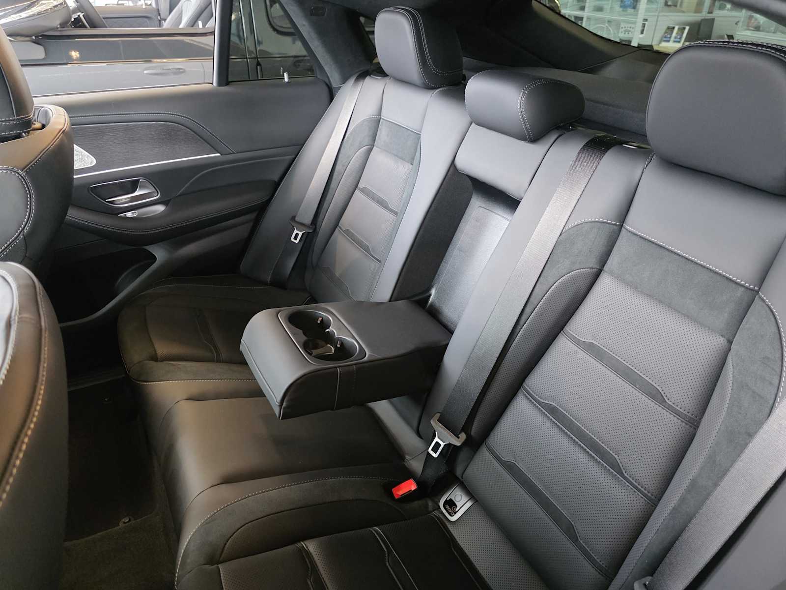 Thumbnail: 2026 Mercedes-Benz GLE - 16