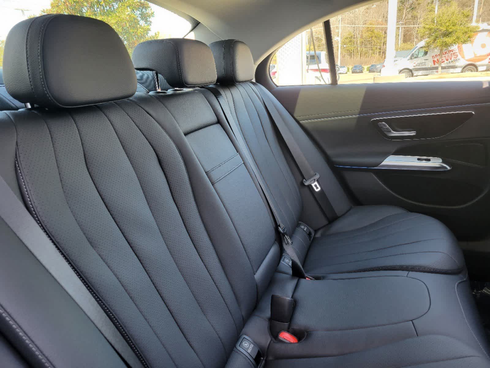 Thumbnail: 2025 Mercedes-Benz E-Class - 21