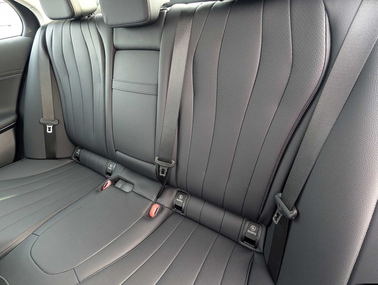 Thumbnail: 2025 Mercedes-Benz E-Class - 26