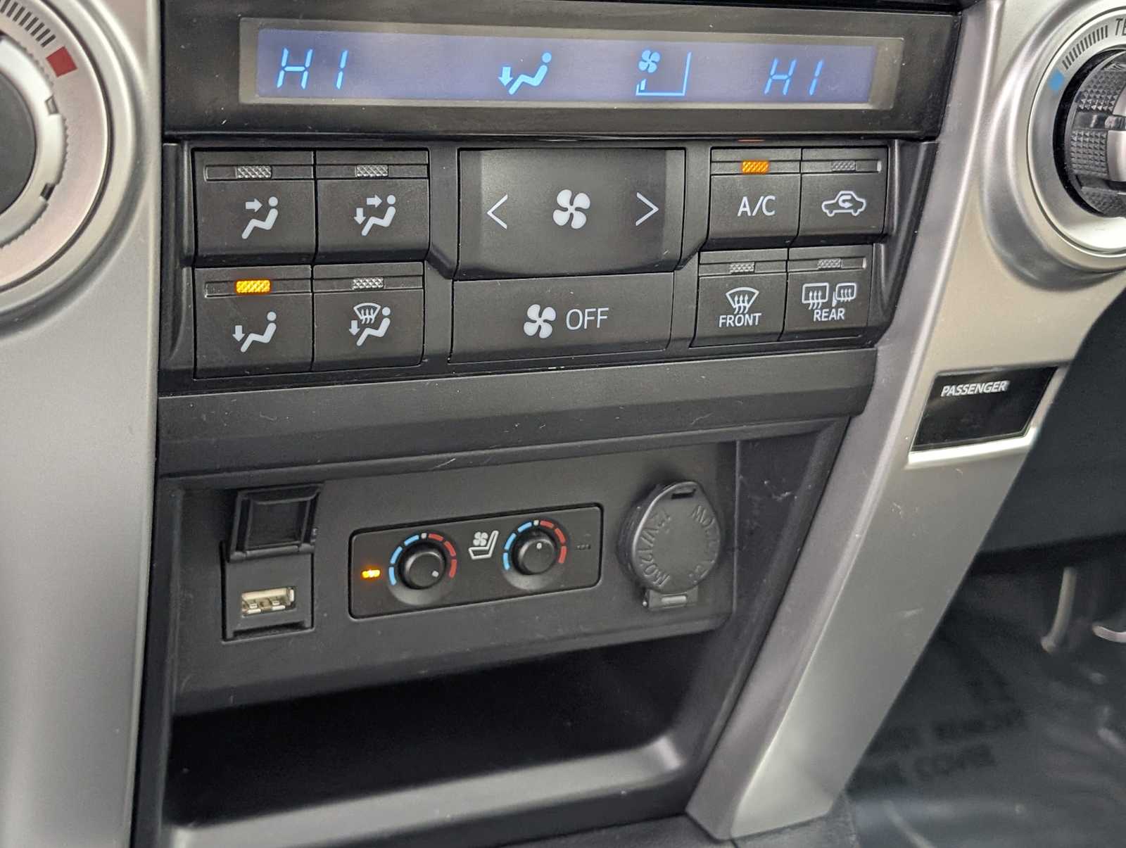 Thumbnail: 2020 Toyota 4Runner - 22