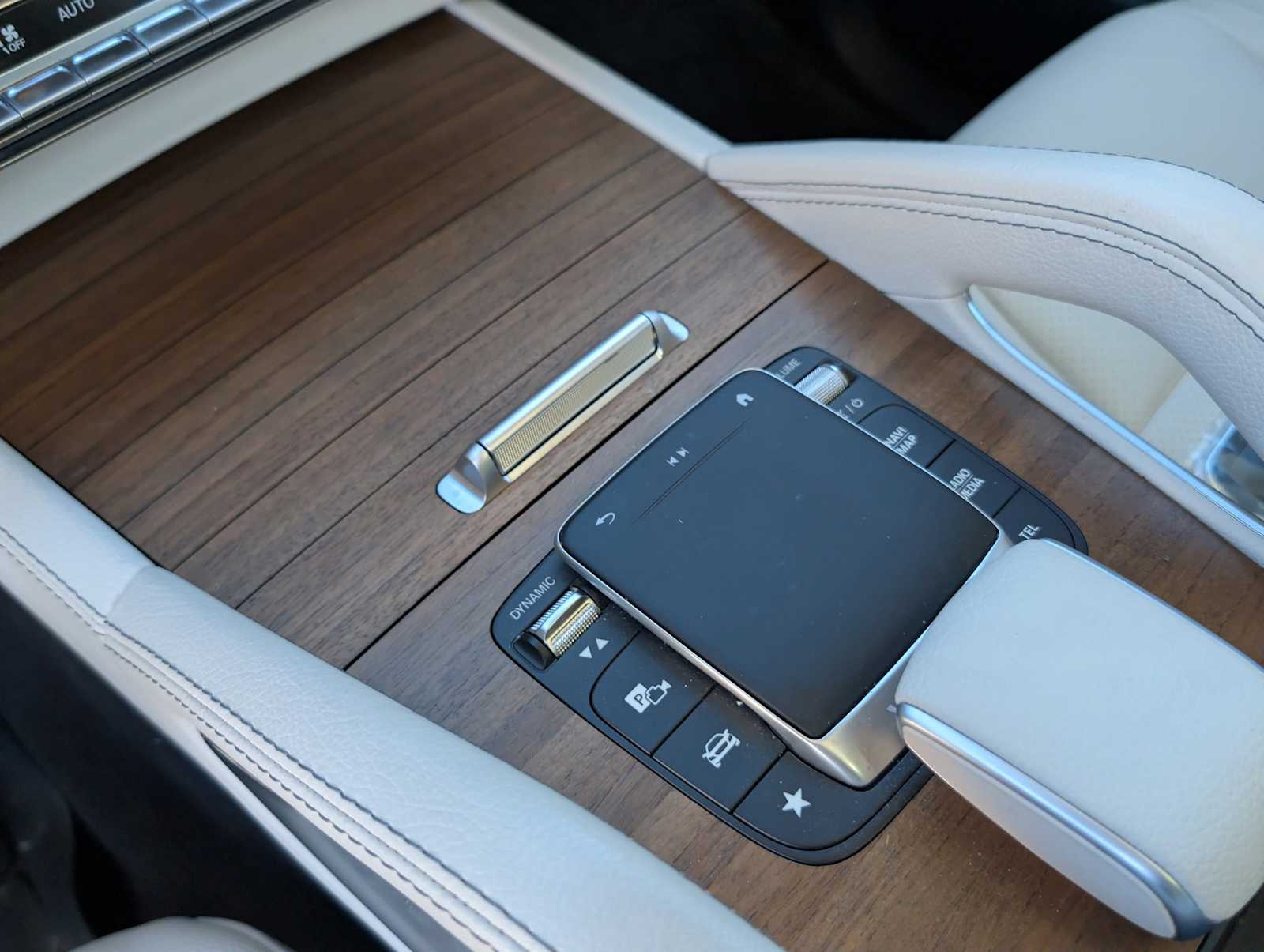 Thumbnail: 2023 Mercedes-Benz GLE - 14