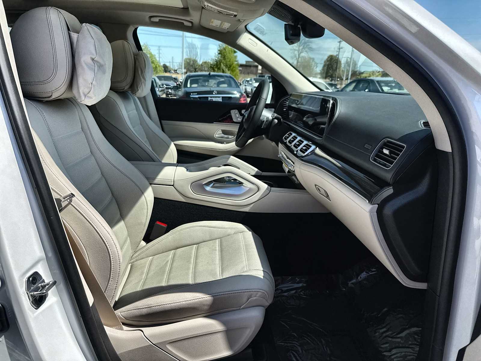 Thumbnail: 2026 Mercedes-Benz GLE - 9