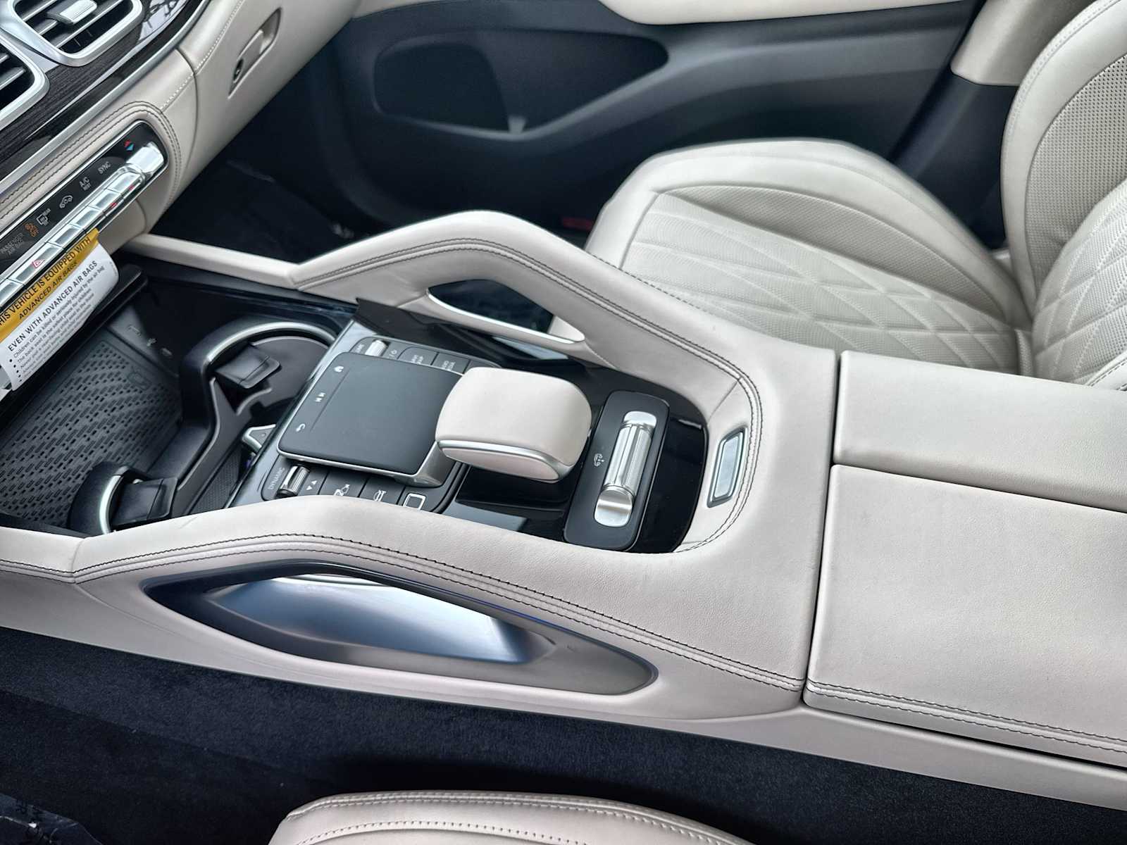 Thumbnail: 2026 Mercedes-Benz GLE - 22