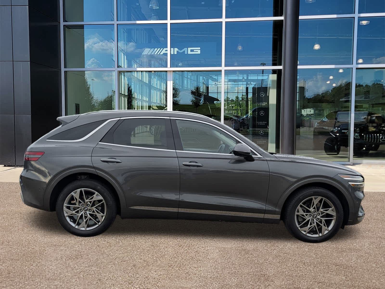 Thumbnail: 2022 Genesis GV70 - 4