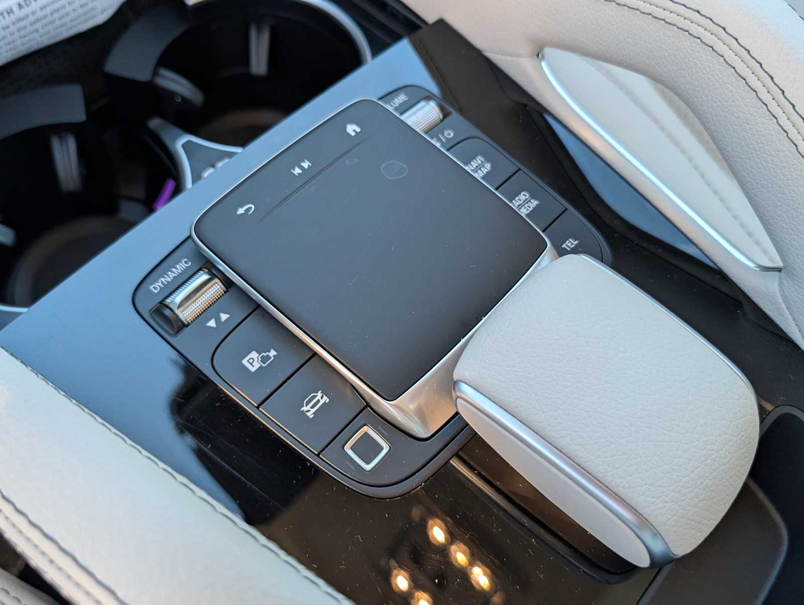 Thumbnail: 2025 Mercedes-Benz GLE - 16