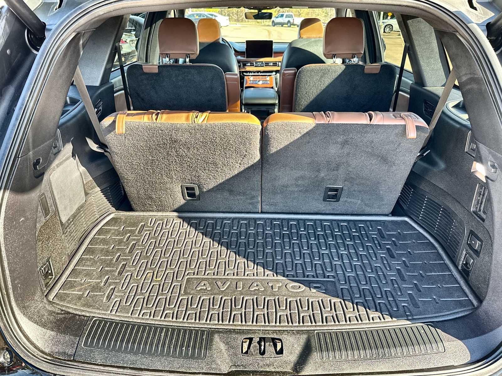 Thumbnail: 2022 Lincoln Aviator - 17