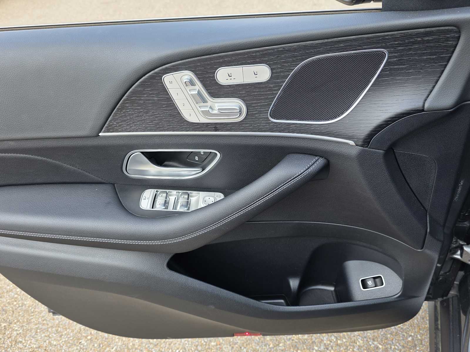 Thumbnail: 2025 Mercedes-Benz GLE - 15