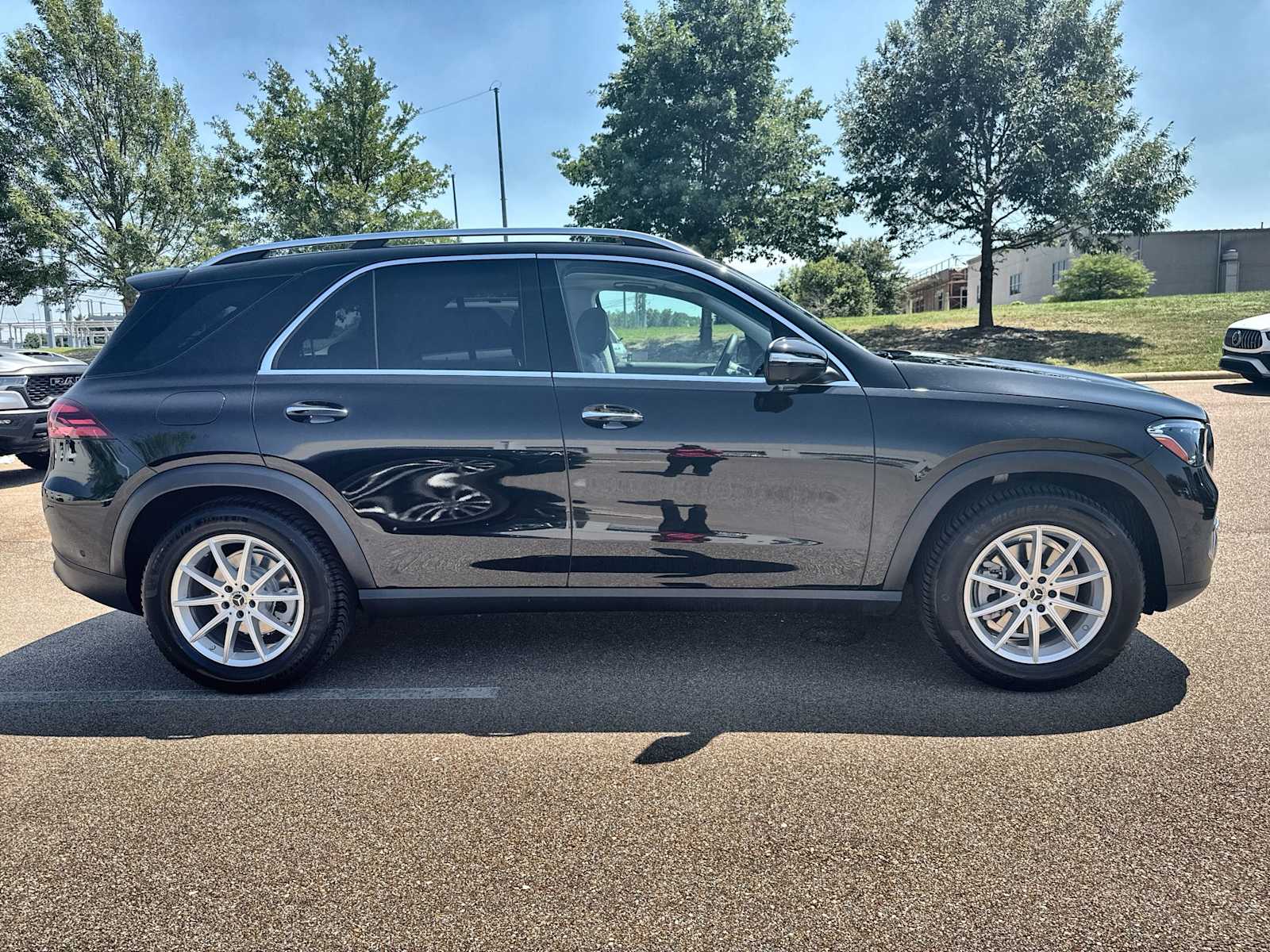 Thumbnail: 2026 Mercedes-Benz GLE - 10