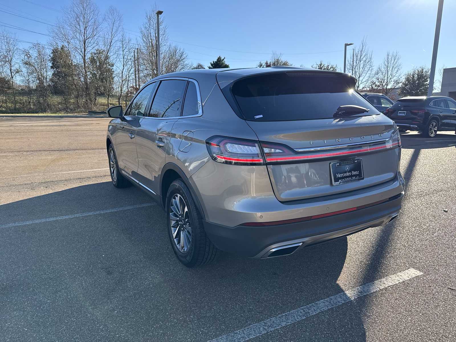 Thumbnail: 2023 Lincoln Nautilus - 4