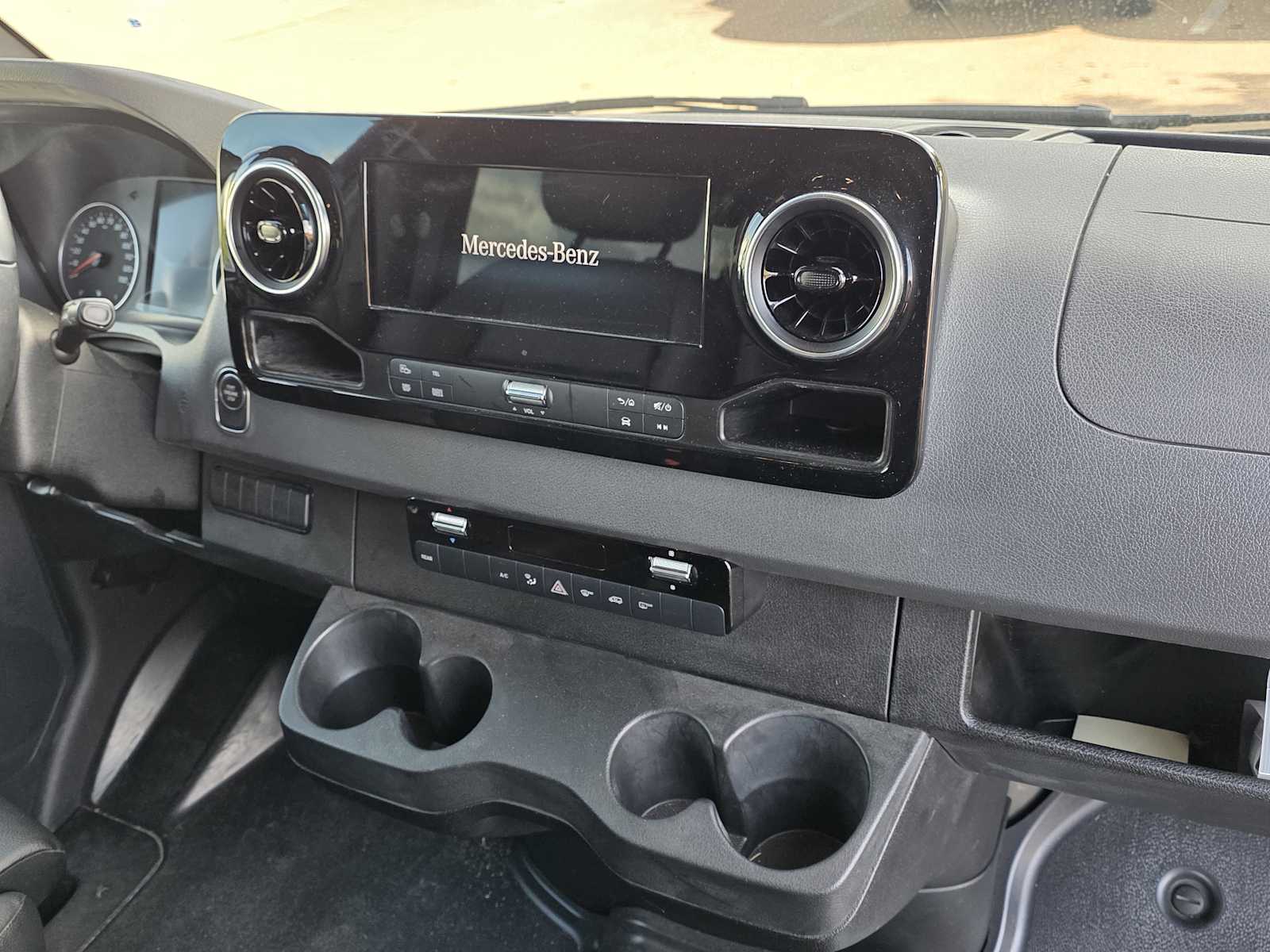 Thumbnail: 2020 Mercedes-Benz Sprinter - 5