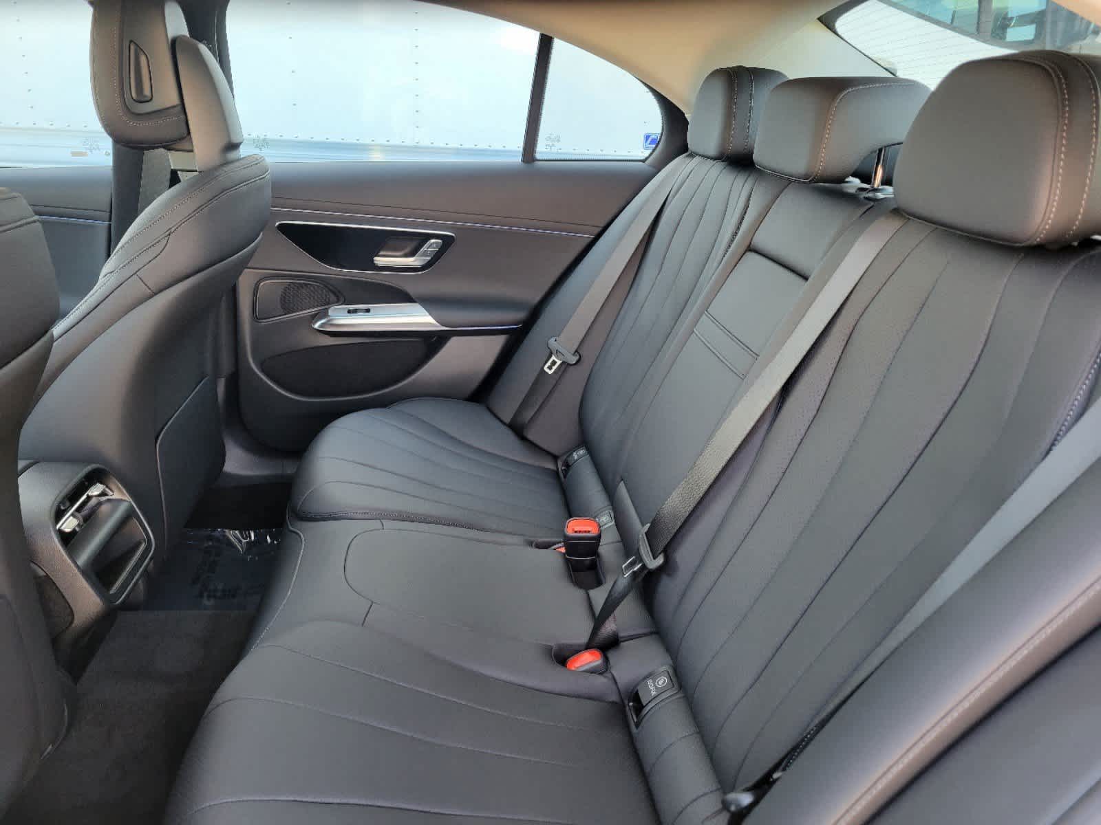 Thumbnail: 2025 Mercedes-Benz E-Class - 10