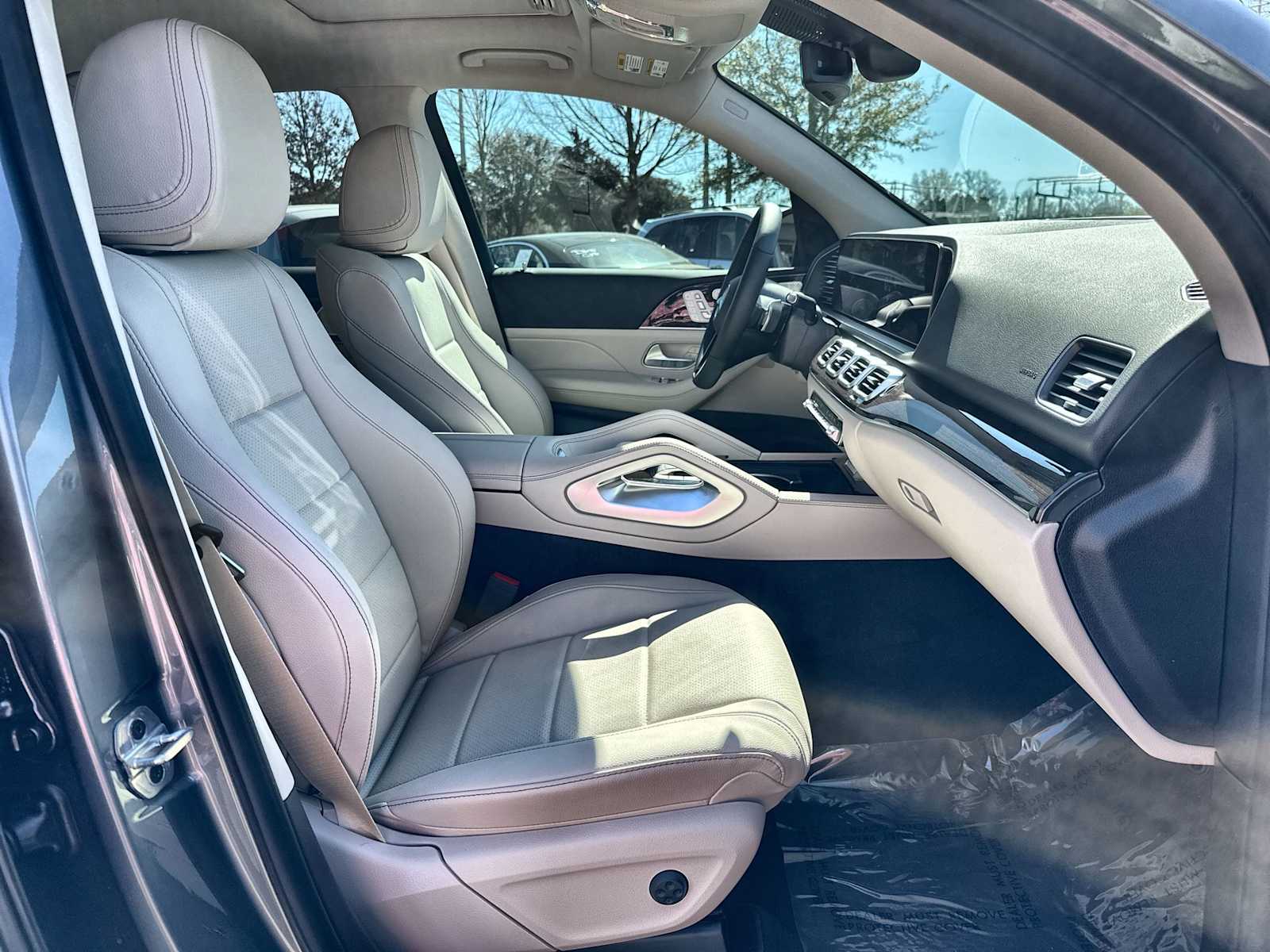 Thumbnail: 2026 Mercedes-Benz GLE - 9