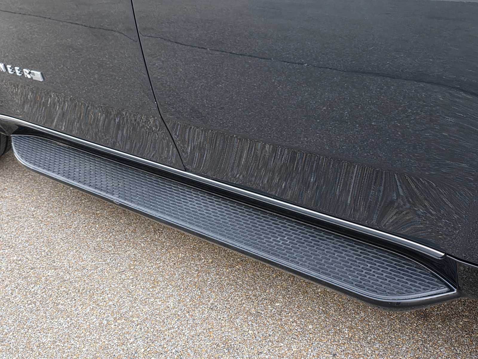 Thumbnail: 2024 Jeep Wagoneer - 34