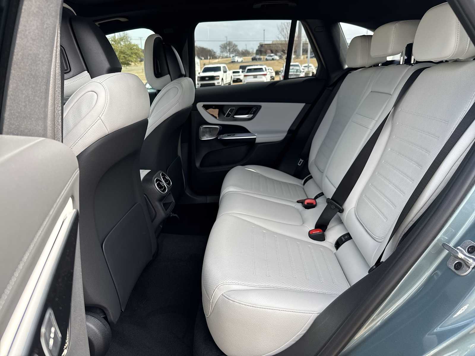 Thumbnail: 2026 Mercedes-Benz GLC - 18