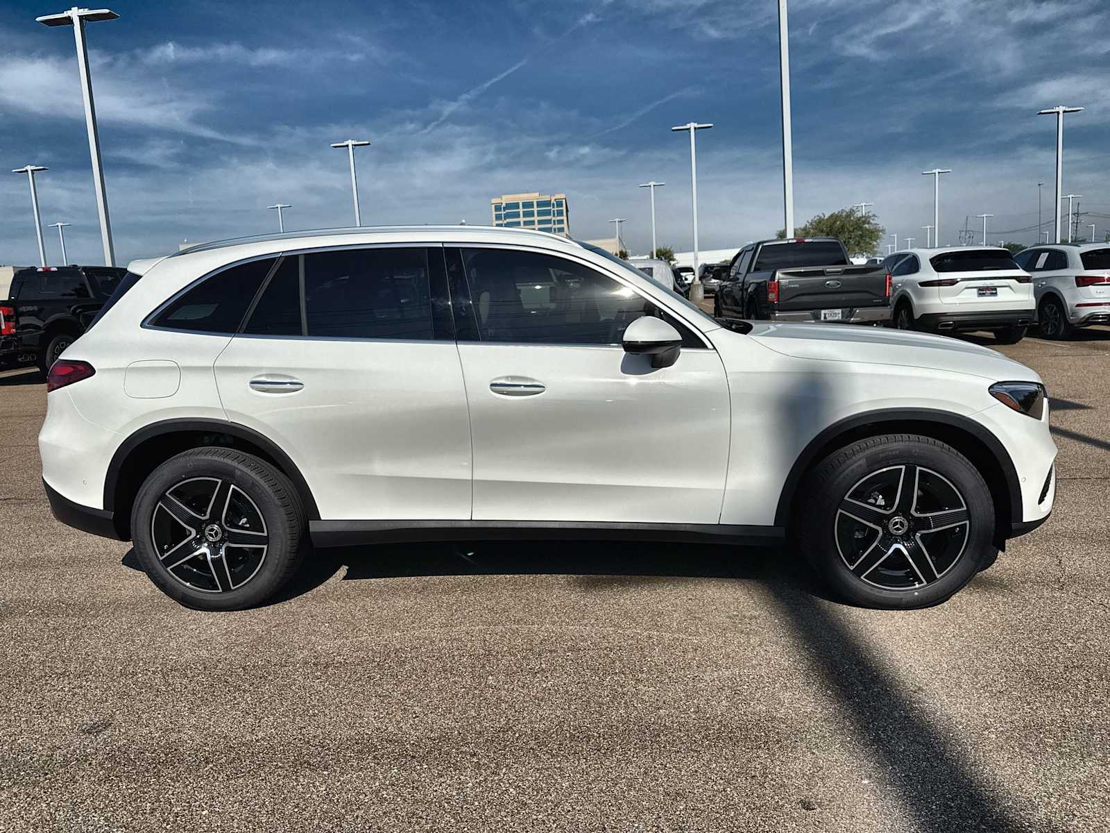 Thumbnail: 2026 Mercedes-Benz GLC - 10