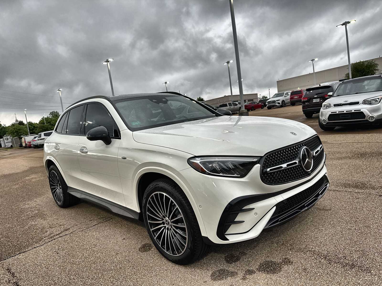 Thumbnail: 2025 Mercedes-Benz GLC - 11