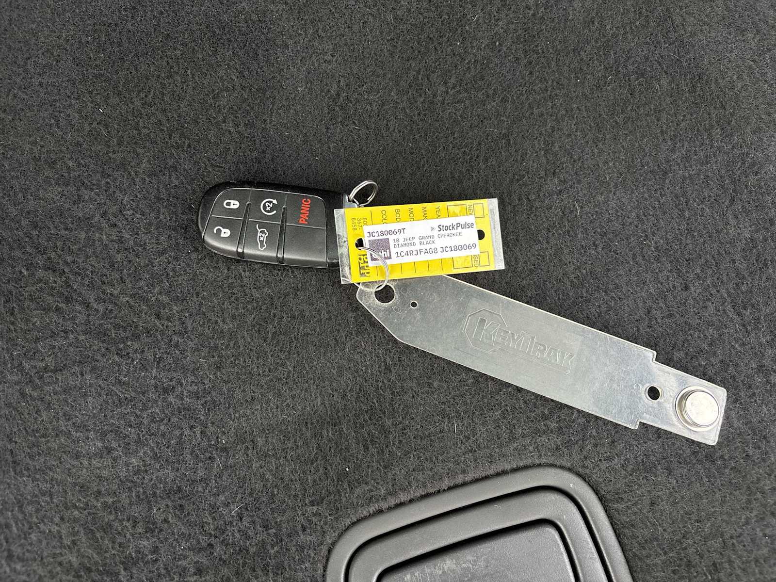 Thumbnail: 2018 Jeep Grand Cherokee - 26