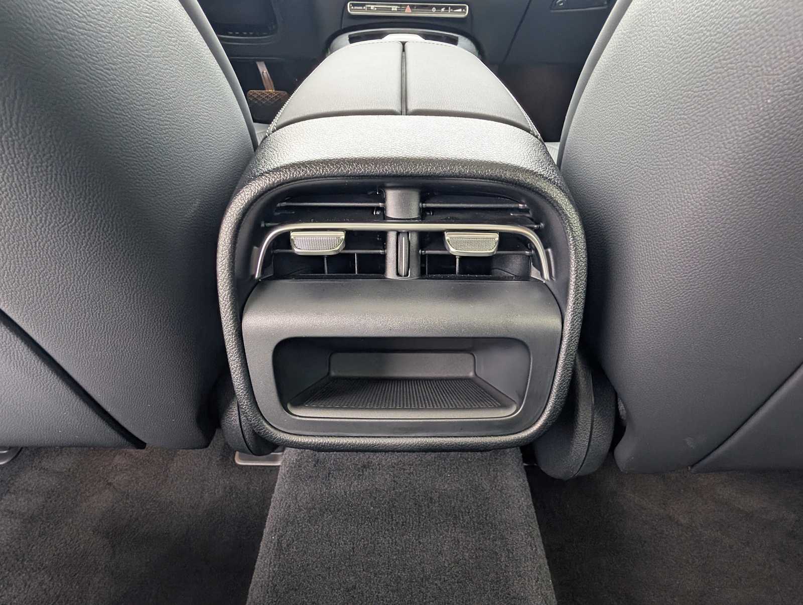 Thumbnail: 2024 Mercedes-Benz E-Class - 25