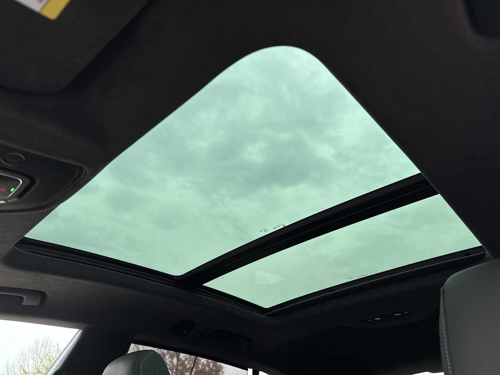 Thumbnail: 2024 Audi SQ8 - 17