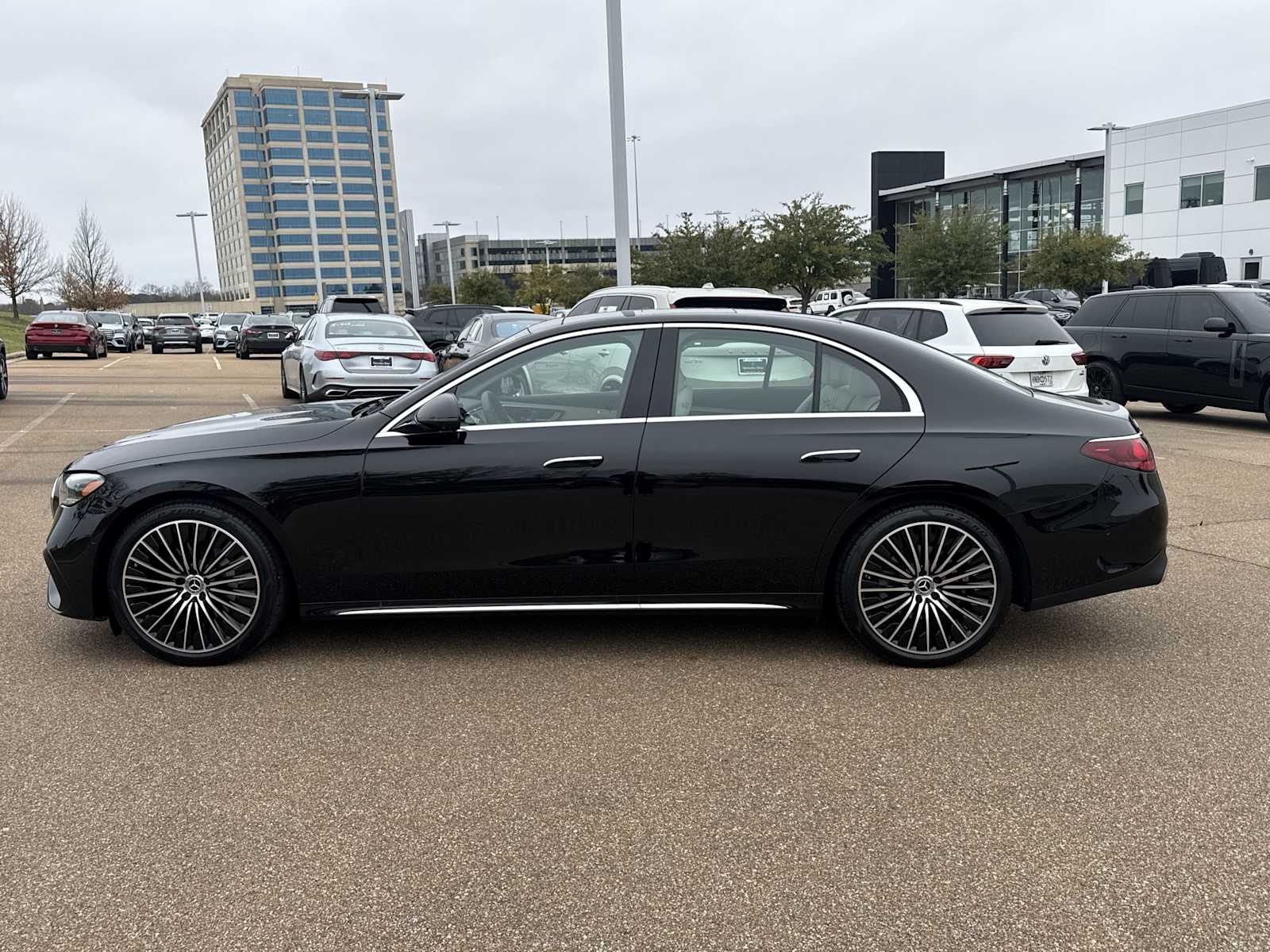 Thumbnail: 2026 Mercedes-Benz E-Class - 3