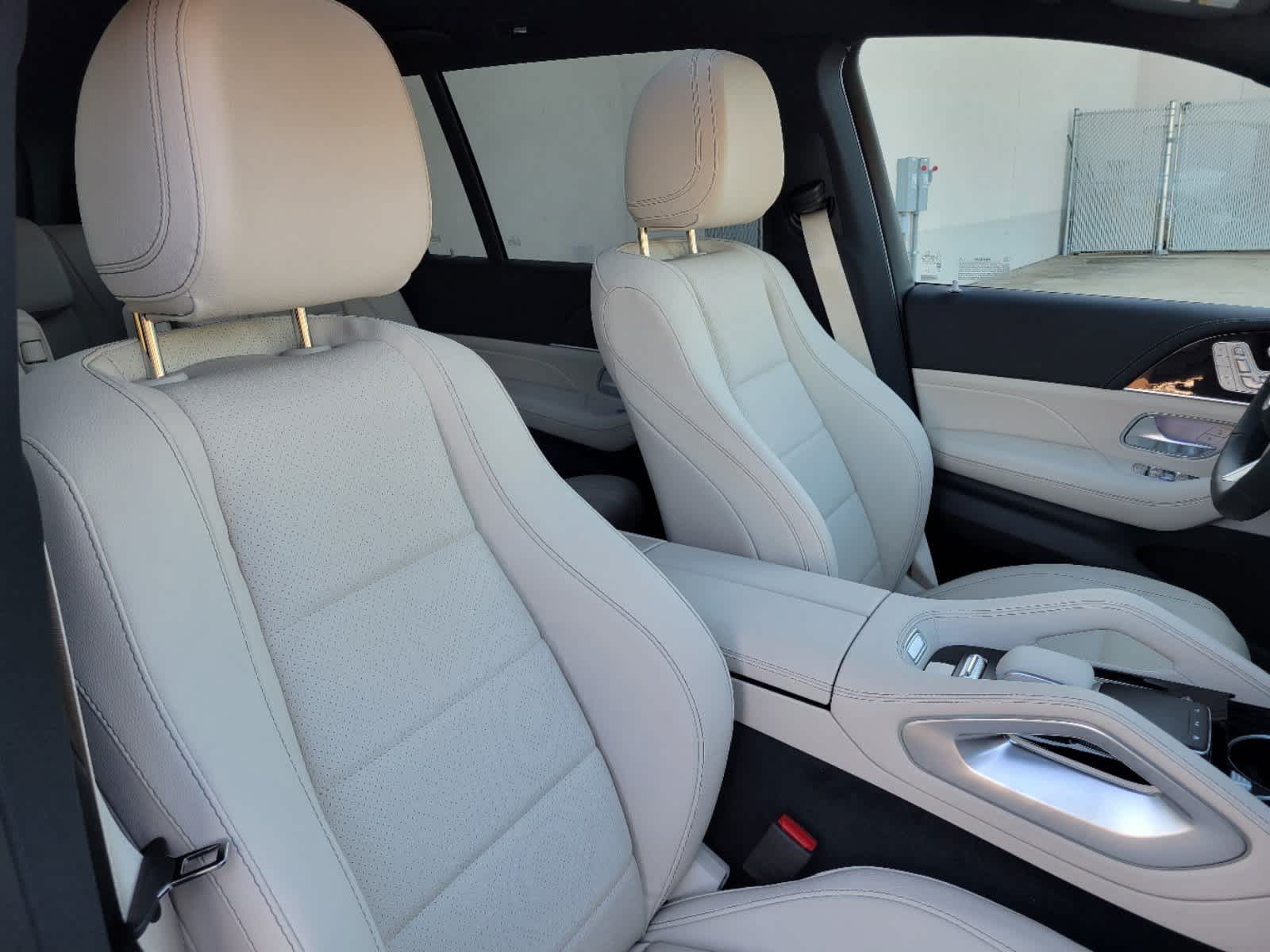 Thumbnail: 2025 Mercedes-Benz GLS - 22