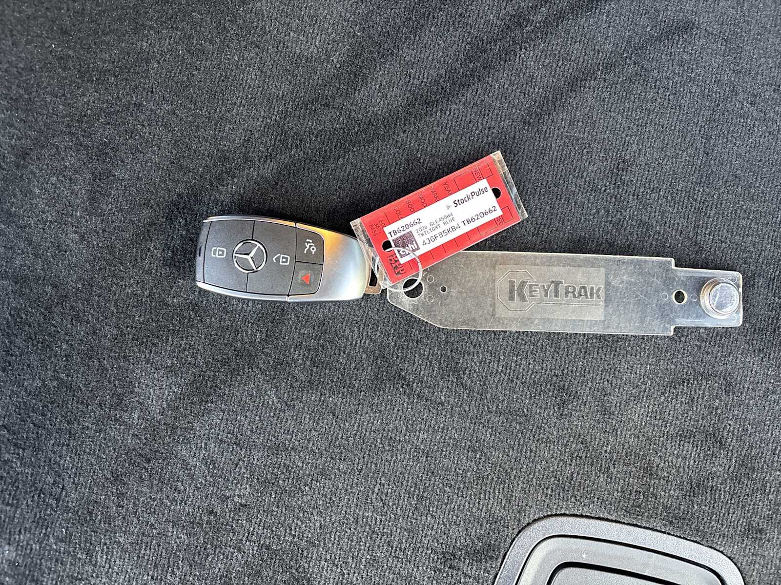 Thumbnail: 2026 Mercedes-Benz GLE - 27