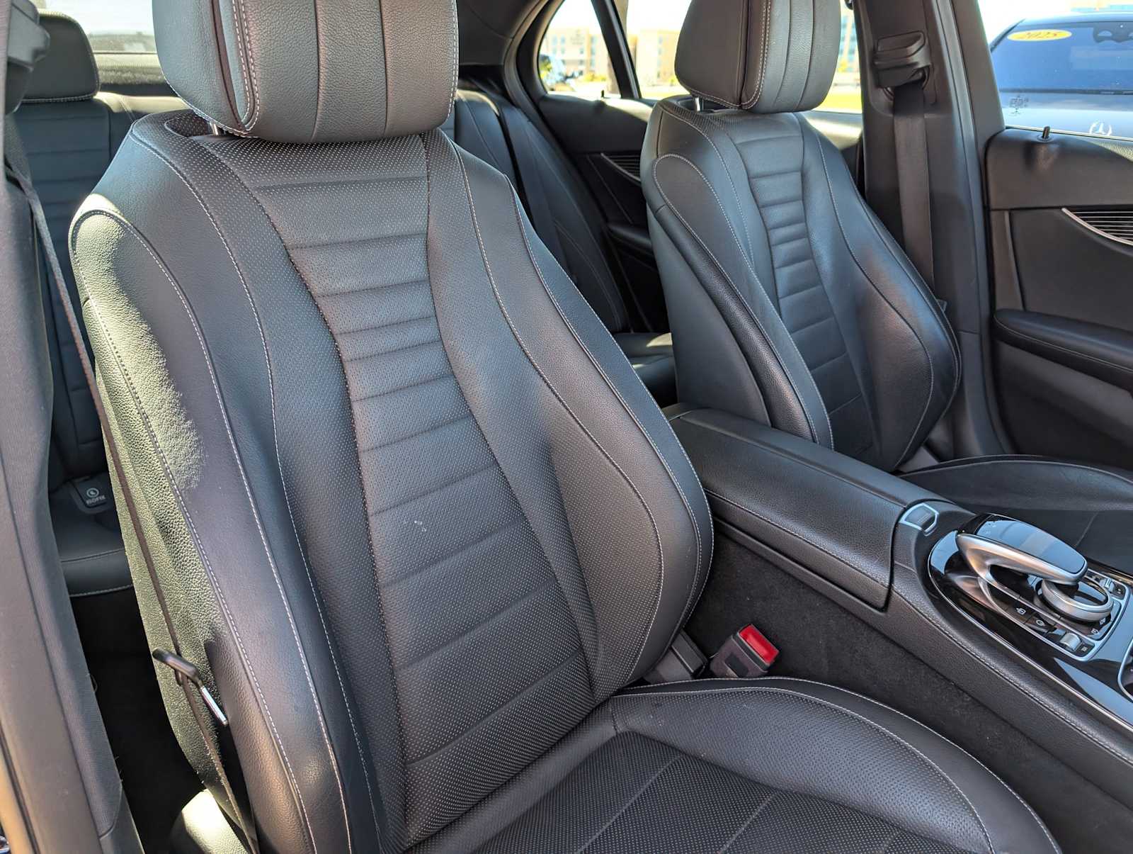 Thumbnail: 2019 Mercedes-Benz E-Class - 25