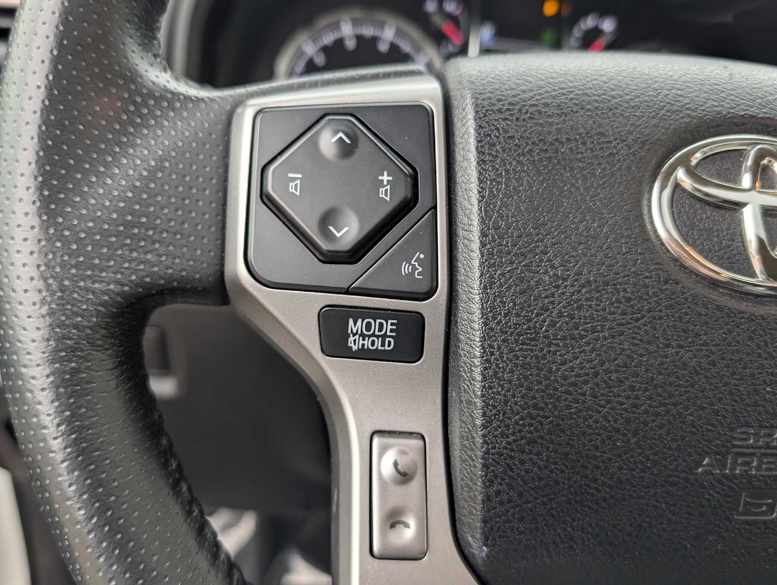 Thumbnail: 2020 Toyota 4Runner - 15