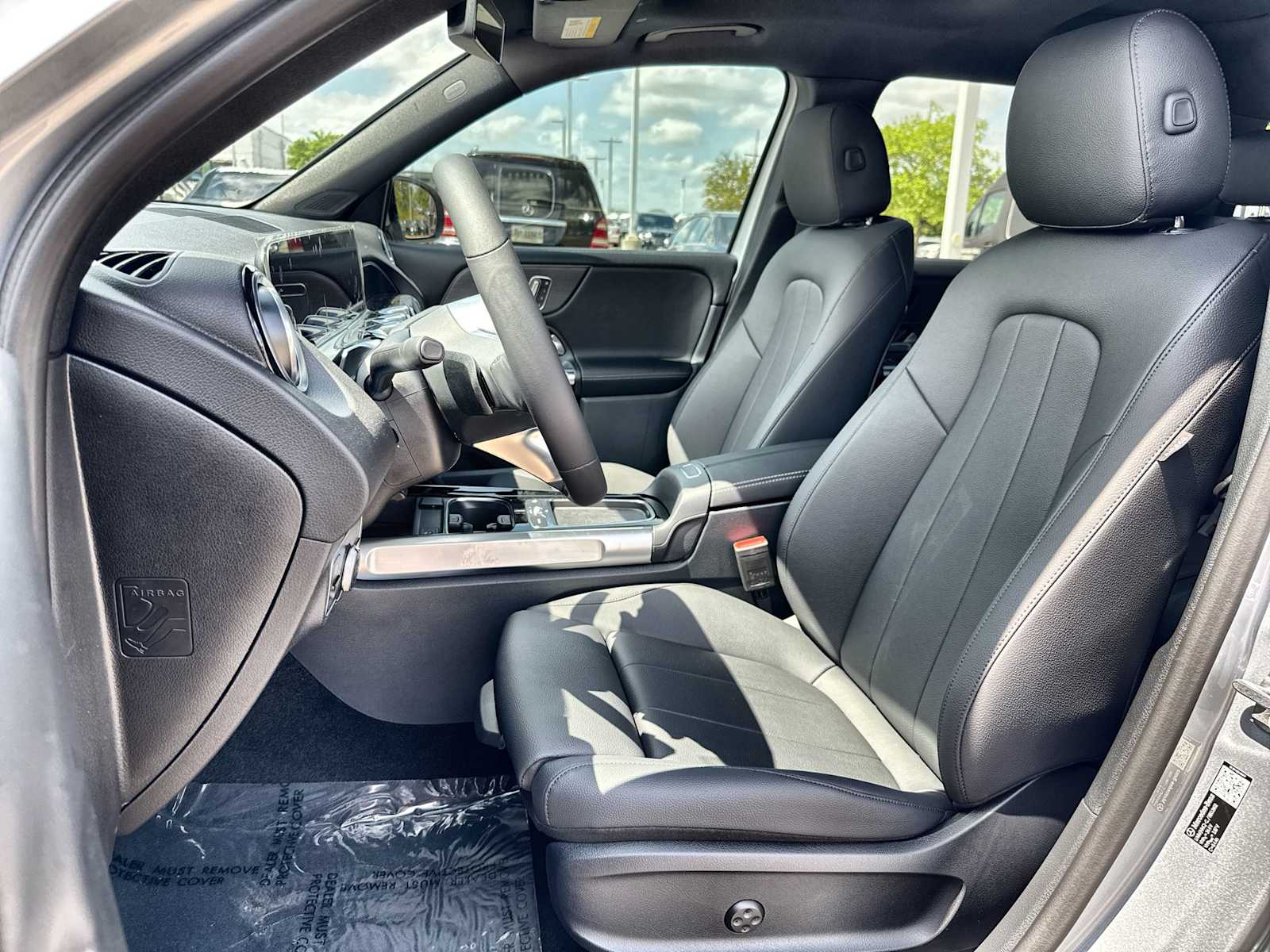 Thumbnail: 2026 Mercedes-Benz GLB - 3