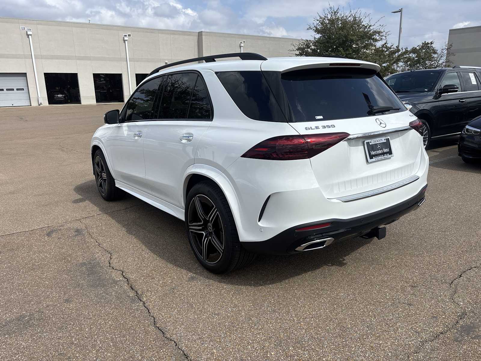 Thumbnail: 2026 Mercedes-Benz GLE - 4