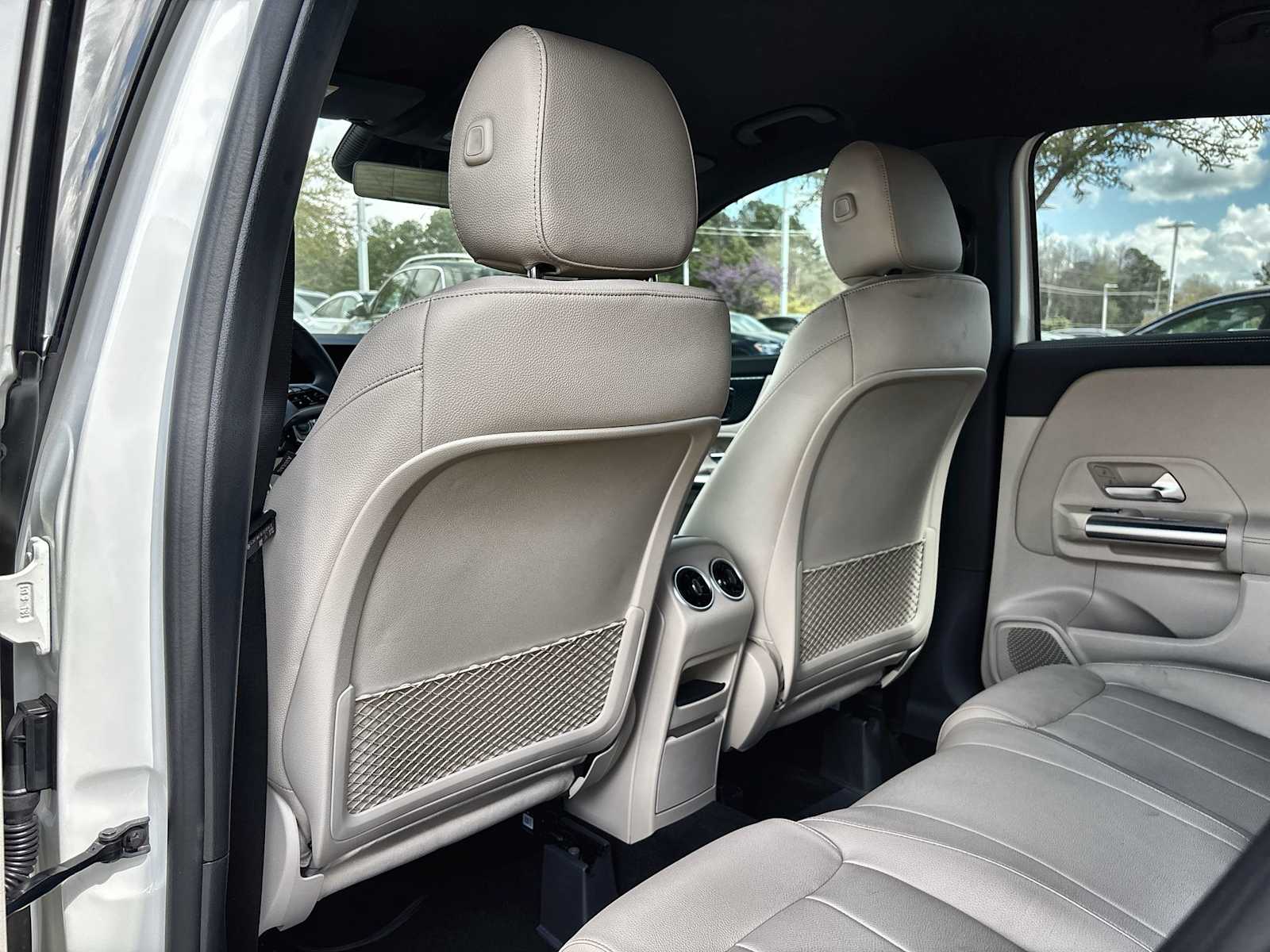 Thumbnail: 2026 Mercedes-Benz GLA - 18