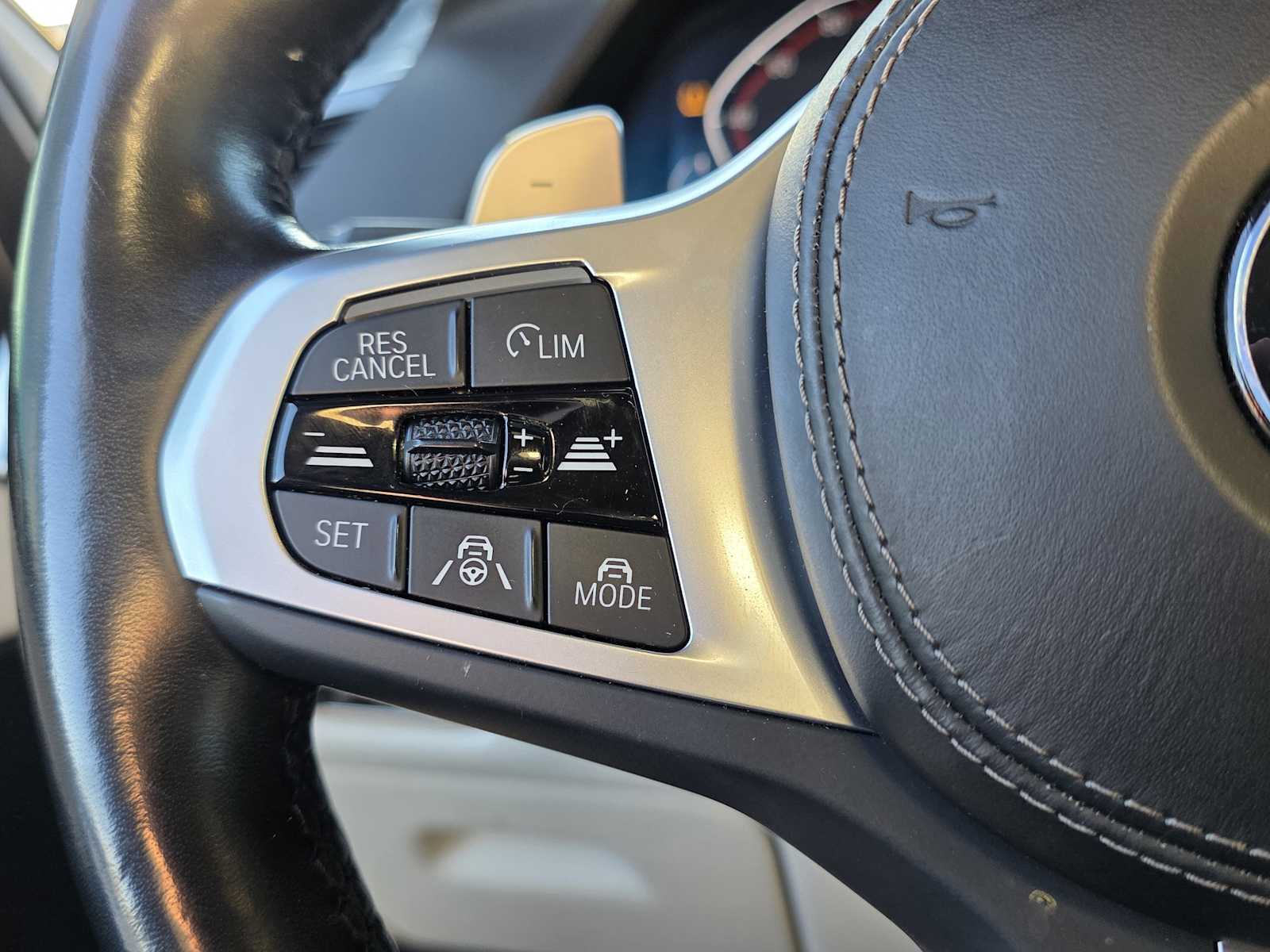 Thumbnail: 2022 BMW X5 - 21