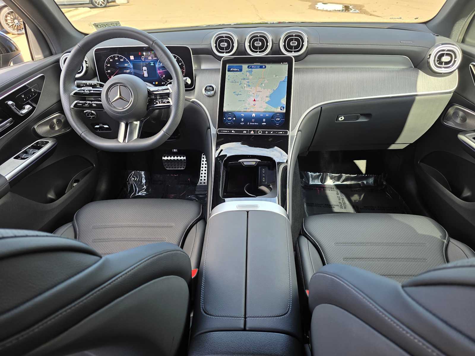 Thumbnail: 2025 Mercedes-Benz GLC - 8