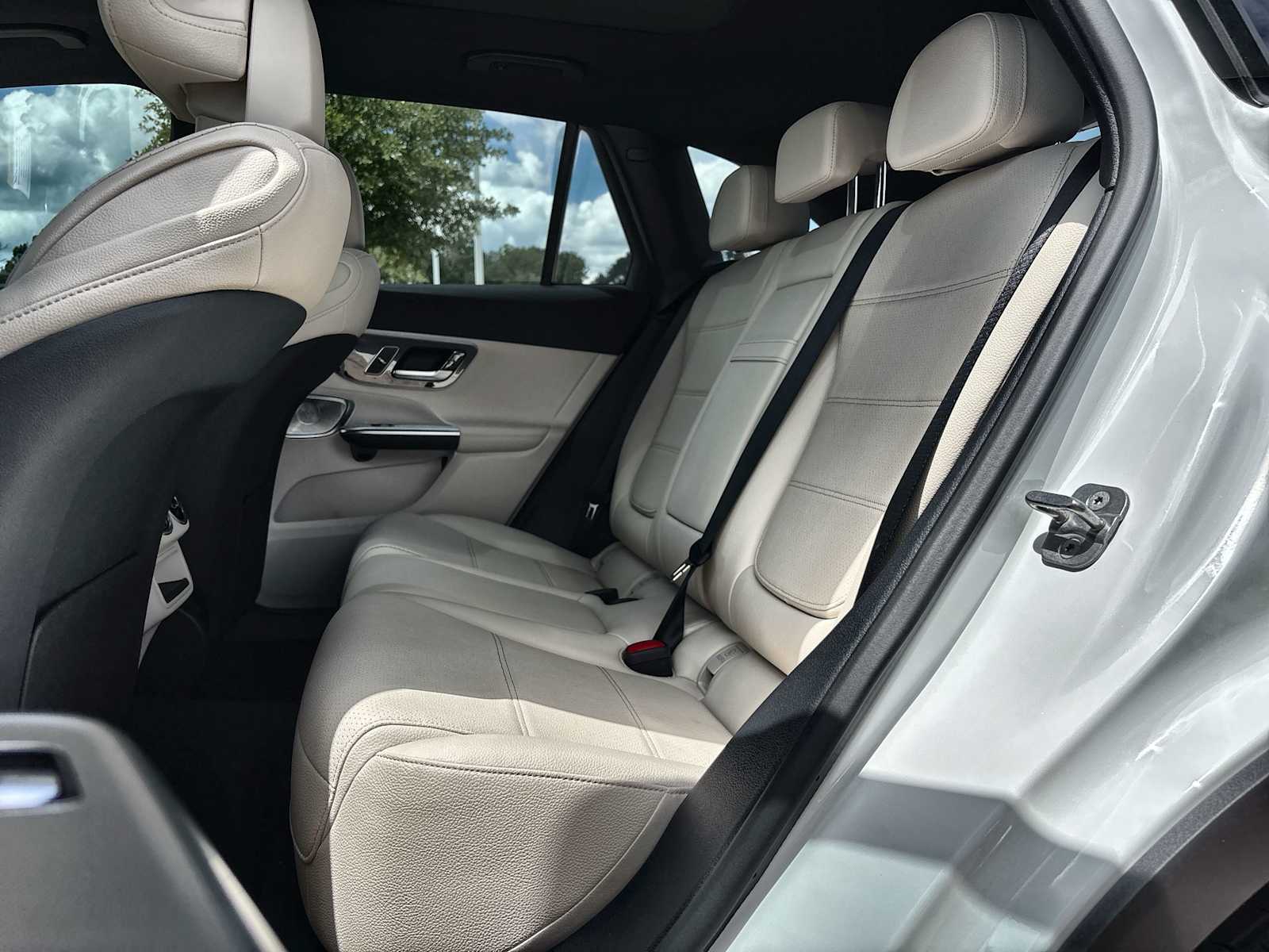 Thumbnail: 2026 Mercedes-Benz GLC - 4