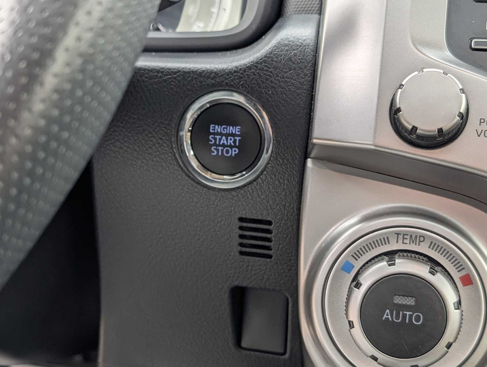 Thumbnail: 2020 Toyota 4Runner - 24