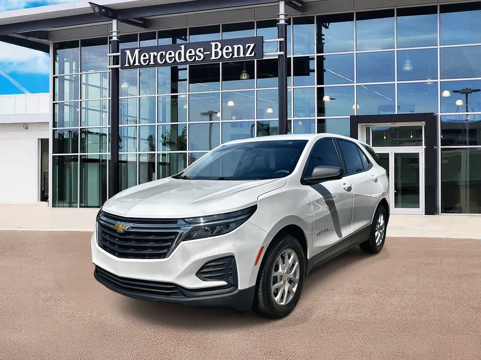 2022 Chevrolet Equinox LS's photo