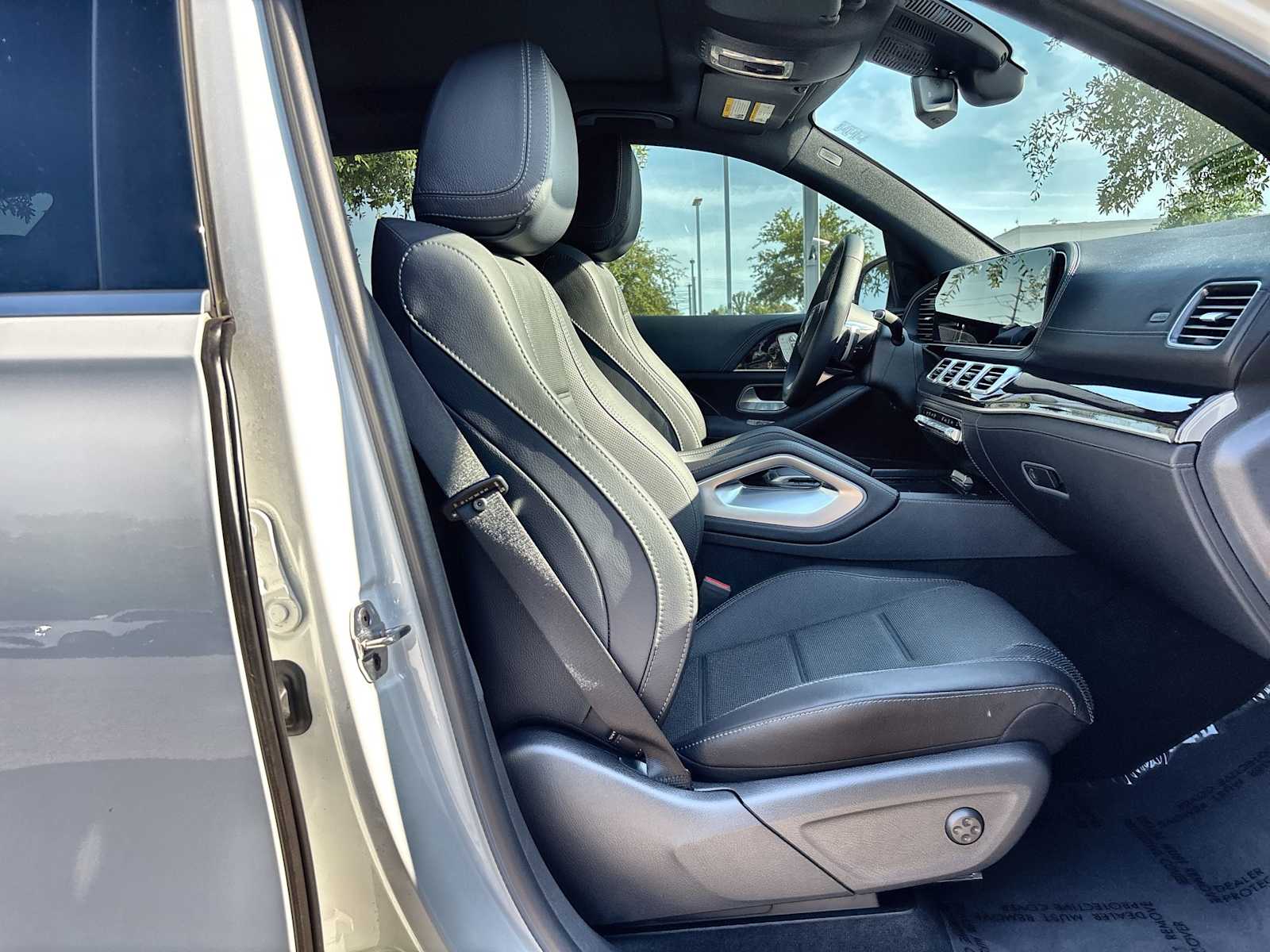 Thumbnail: 2025 Mercedes-Benz GLE - 8