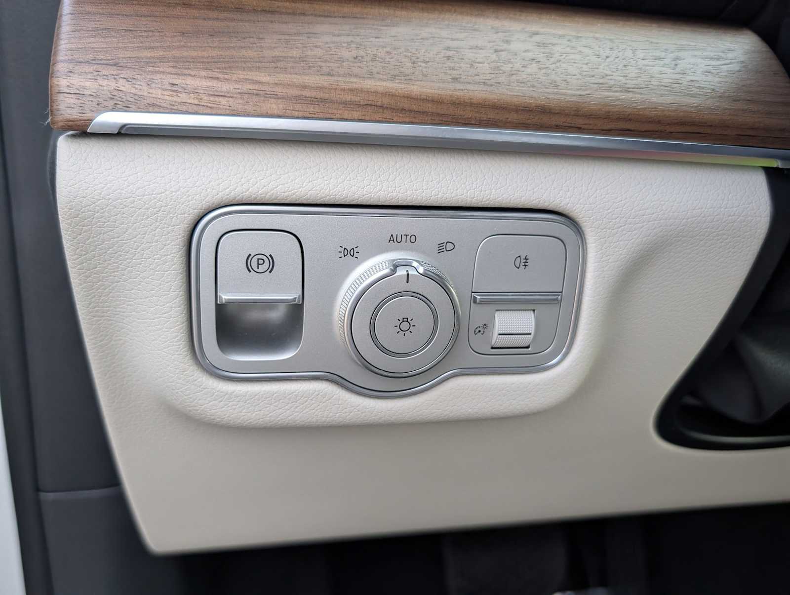 Thumbnail: 2026 Mercedes-Benz GLE - 15