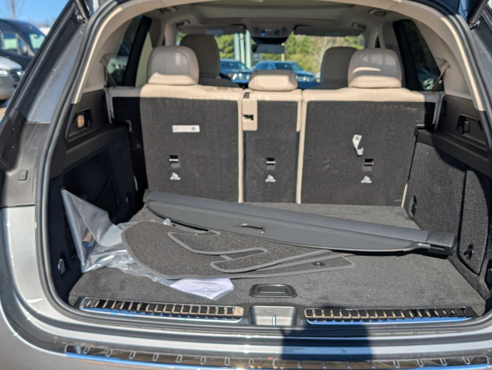 Thumbnail: 2026 Mercedes-Benz GLE - 24