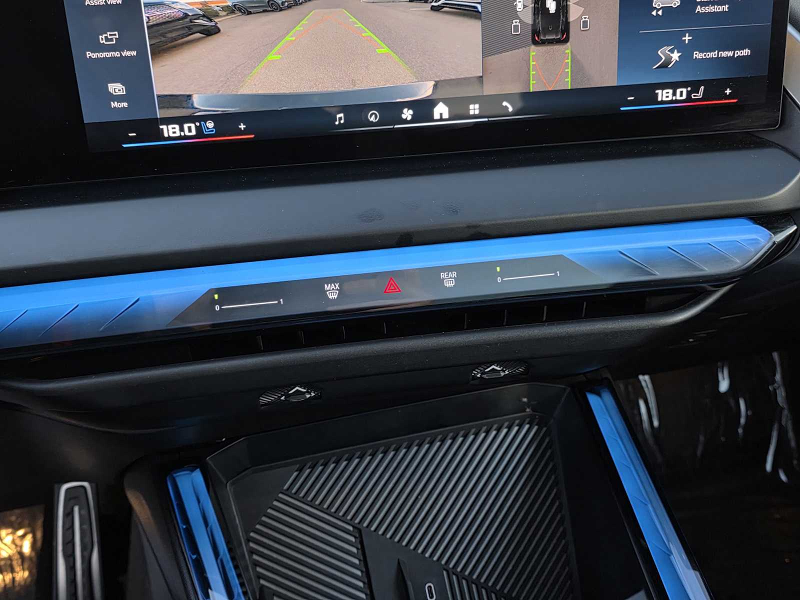 Thumbnail: 2025 BMW X3 - 23