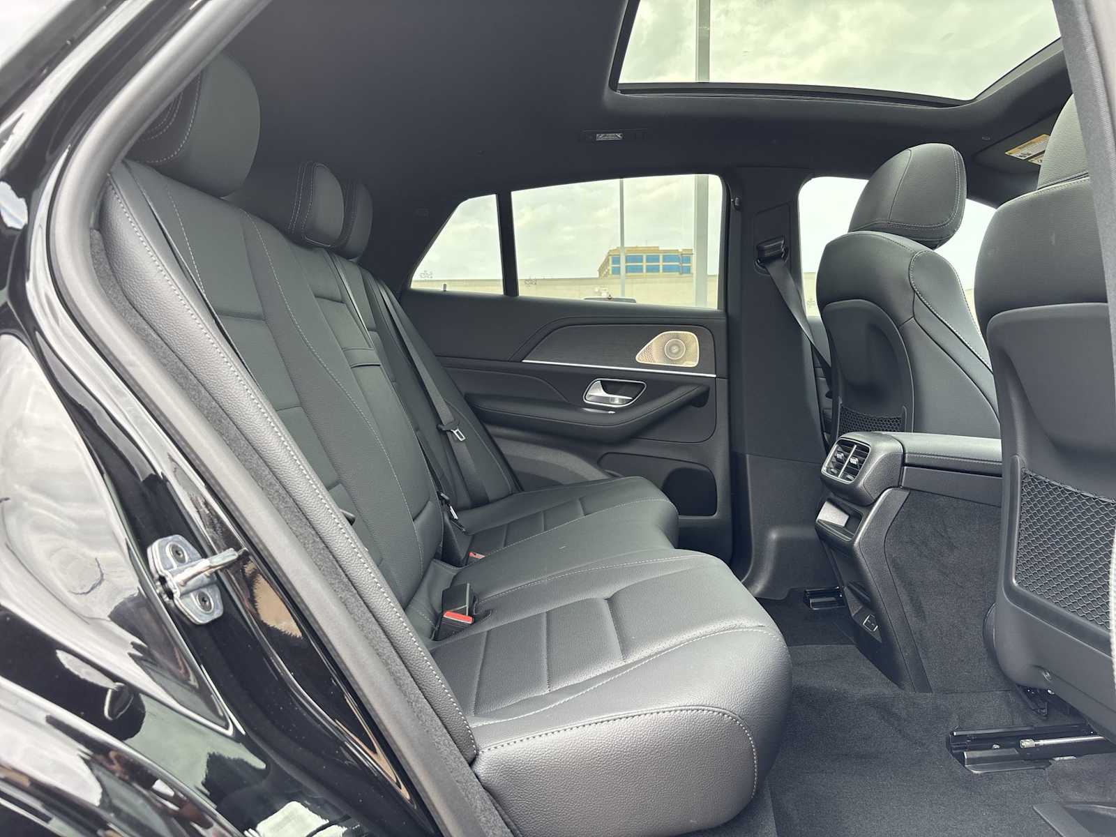 Thumbnail: 2026 Mercedes-Benz GLE - 19