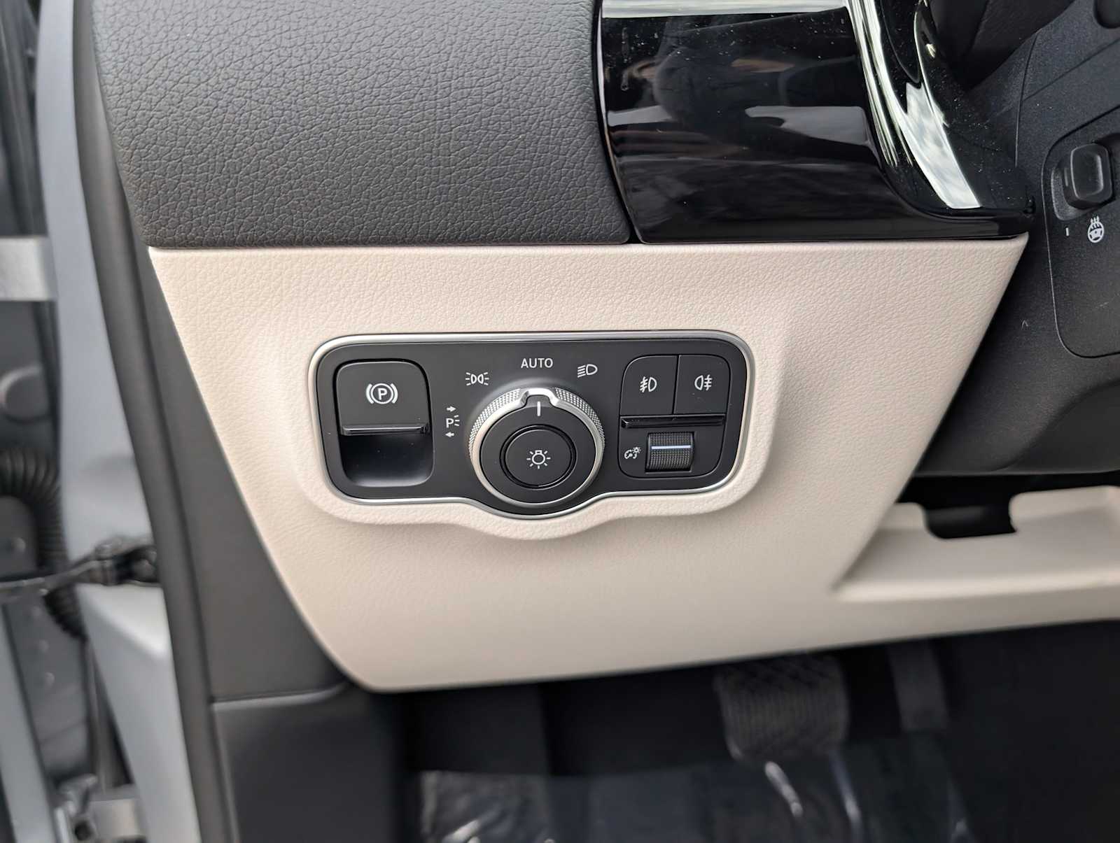 Thumbnail: 2026 Mercedes-Benz GLA - 11