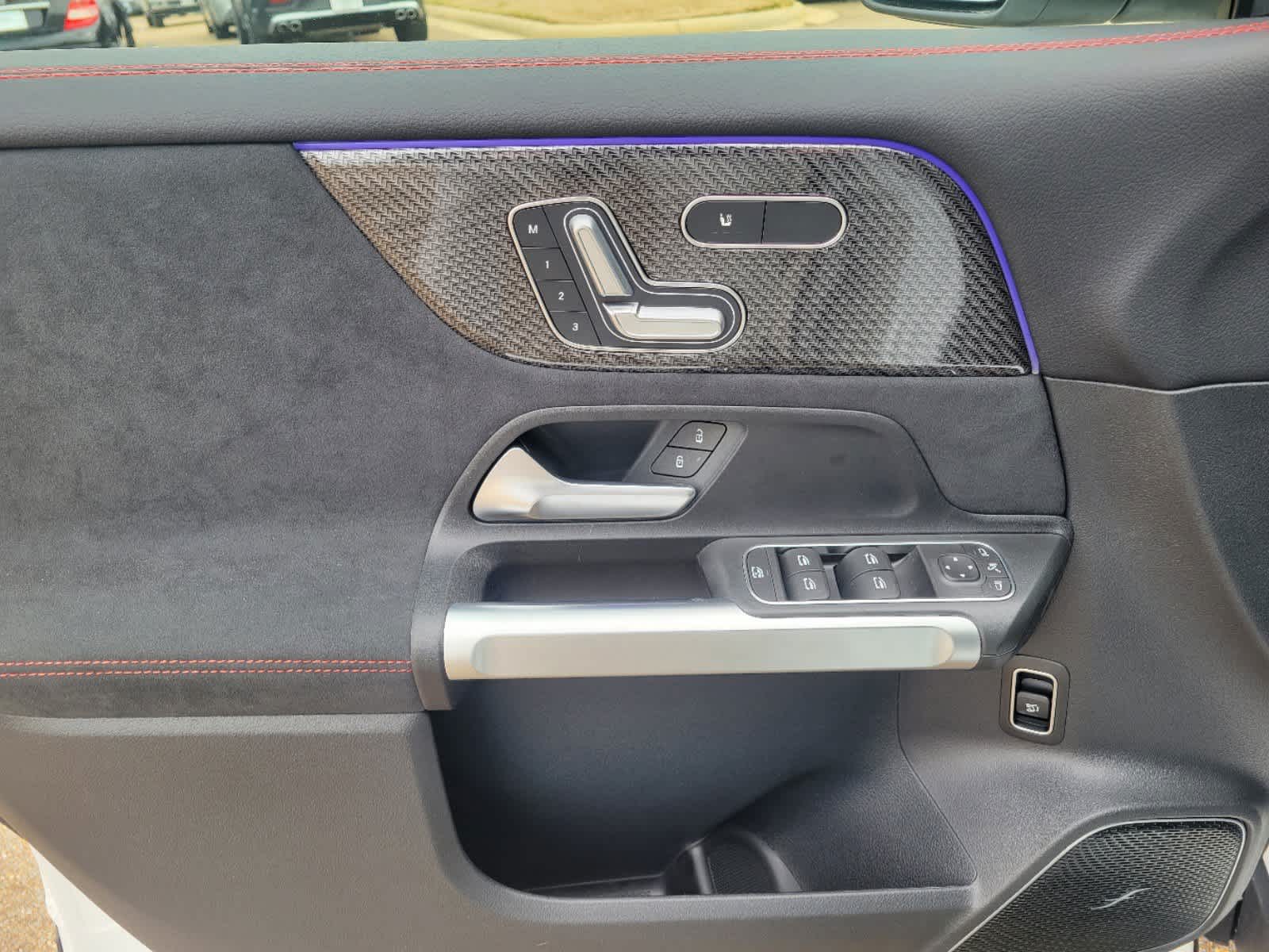 Thumbnail: 2025 Mercedes-Benz GLB - 12