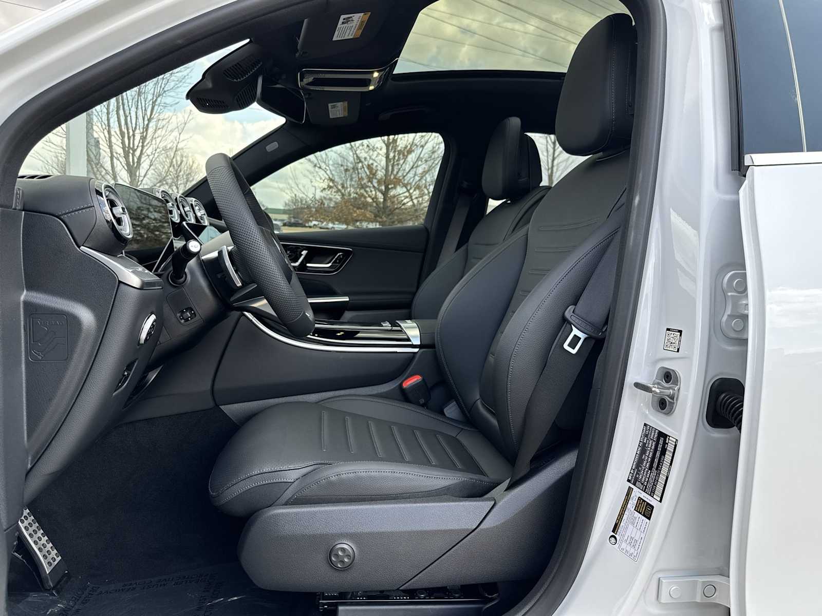 Thumbnail: 2026 Mercedes-Benz GLC - 15