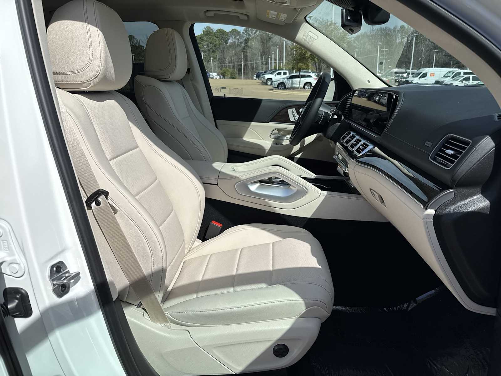 Thumbnail: 2026 Mercedes-Benz GLE - 20